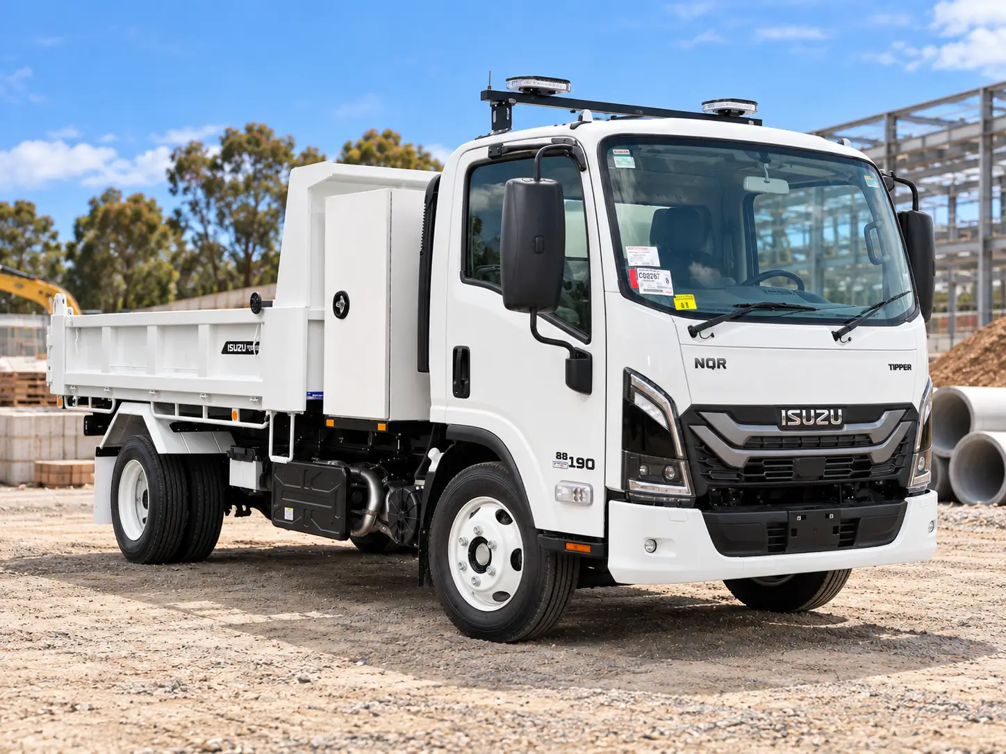 ISUZU NQR Tipper 1
